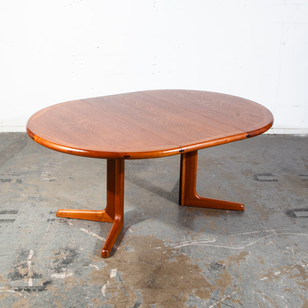 Mid Century Danish Modern Dining Table Benny Linden Teak Expanding Leaf x2 Round Denmark Expansion Oval - Image 10