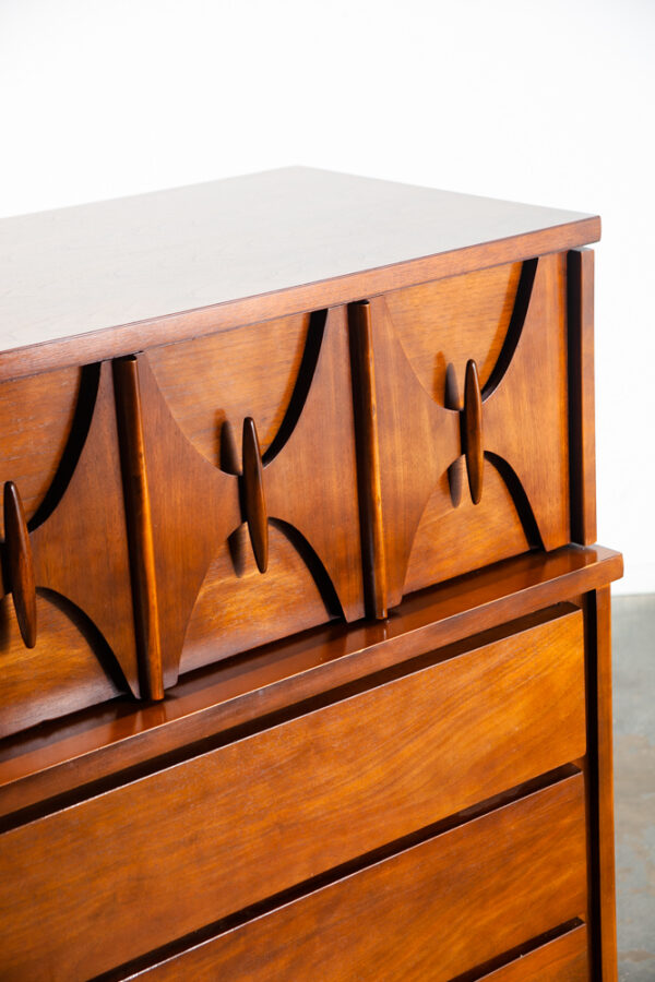 Mid Century Modern Dresser Highboy 5 Drawer Williams Walnut Broyhill High Danish Denmark  Broyhill Drexel - Image 4