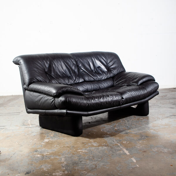 Mid Century Post Modern Leather Sofa Couch Settee Natuzzi Italy Black Full Grain Vintage Italian Modernist