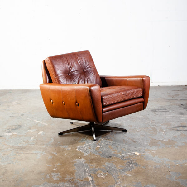 Mid Century Danish Modern Lounge Chair Svend Skipper Brown Tan Leather Cognac Swivel