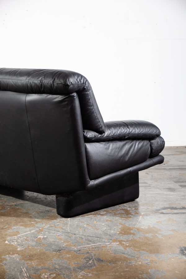 Mid Century Post Modern Leather Sofa Couch Settee Natuzzi Italy Black Full Grain Vintage Italian Modernist - Image 8