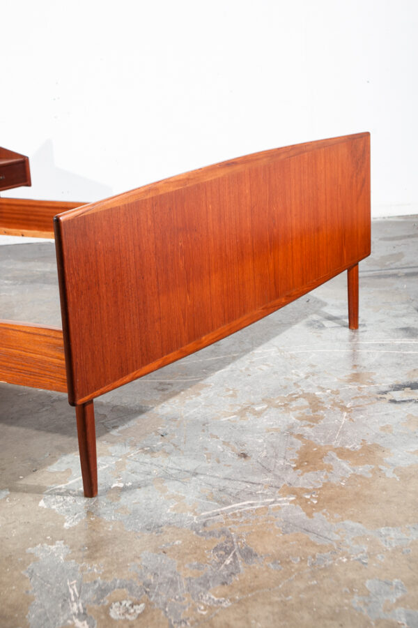 Mid Century Danish Modern Bed Frame Headboard Full Sz Size Solid Teak floating Nightstands Denmark - Image 5