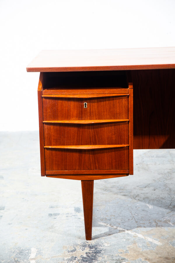 Mid Century Danish Modern Desk Executive Teak Floating Bar Drawers Denmark Mcm Locking Drawers - Image 11