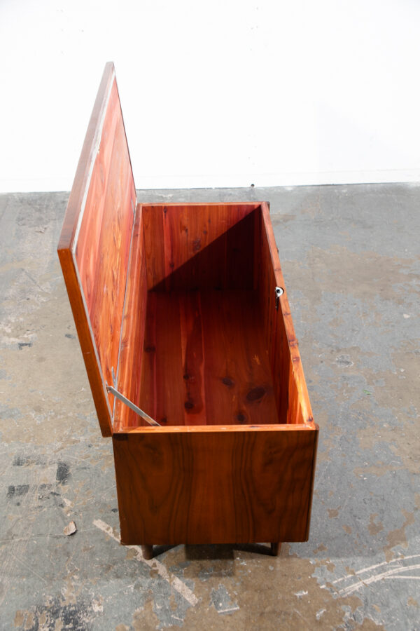 Mid Century Modern Cedar Chest Lane Lock Removed Walnut Vintage Blanket Storage Wood Locking  Bench - Image 4