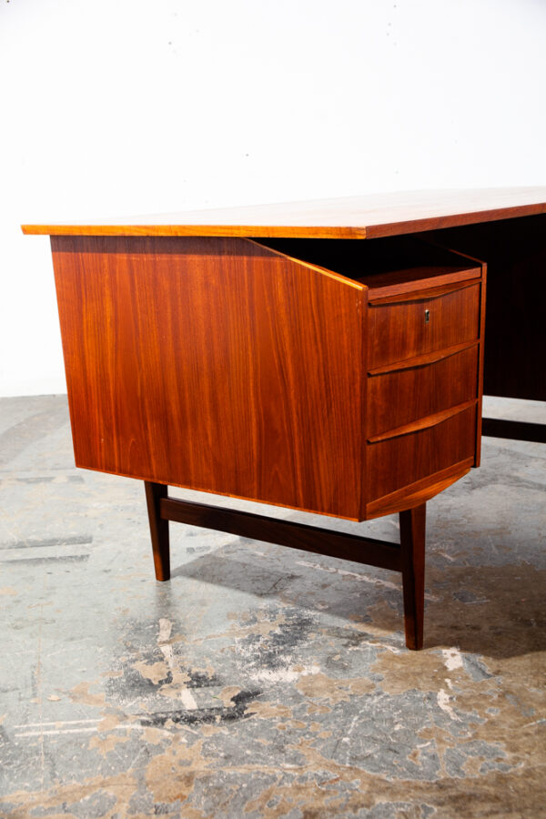 Mid Century Danish Modern Desk Executive Teak Floating Bar Drawers Denmark Mcm Locking Drawers - Image 9