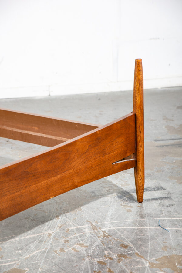 Mid Century Modern Headboard bed frame Full S Broyhill Sculptra Foot Board Mcm Walnut Brazilia - Image 8