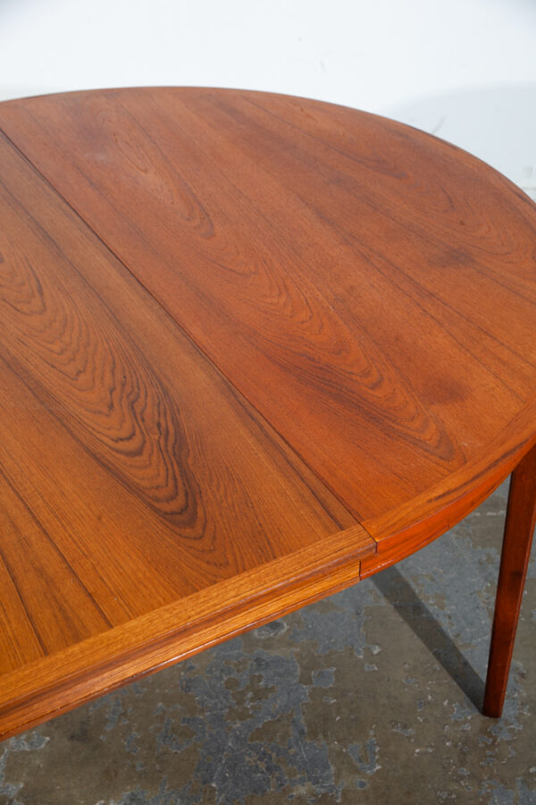 Mid Century Danish Modern Dining Table Round Oval Teak Wood Expanding x2 leaf Sweden Denmark Large - Image 9