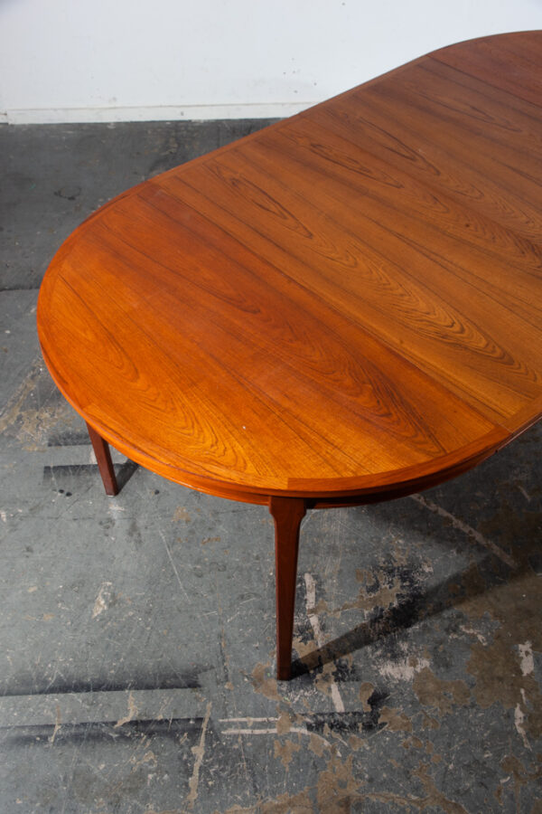 Mid Century Danish Modern Dining Table Round Oval Teak Wood Expanding x2 leaf Sweden Denmark Large - Image 5