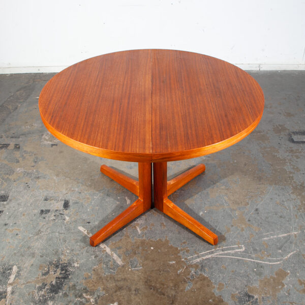 Mid Century Danish Modern Dining table Teak Round Expanding Kitchen Denmark Leaf