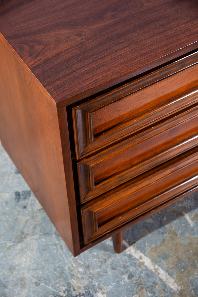 Mid Century Modern Chest of Drawers Dresser Walnut 3 Drawer American Vintage - Image 8