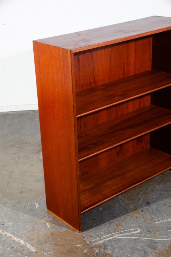 Mid Century Danish Modern BookCase Shelf Display Hans Wegner RY Mobler - Image 3