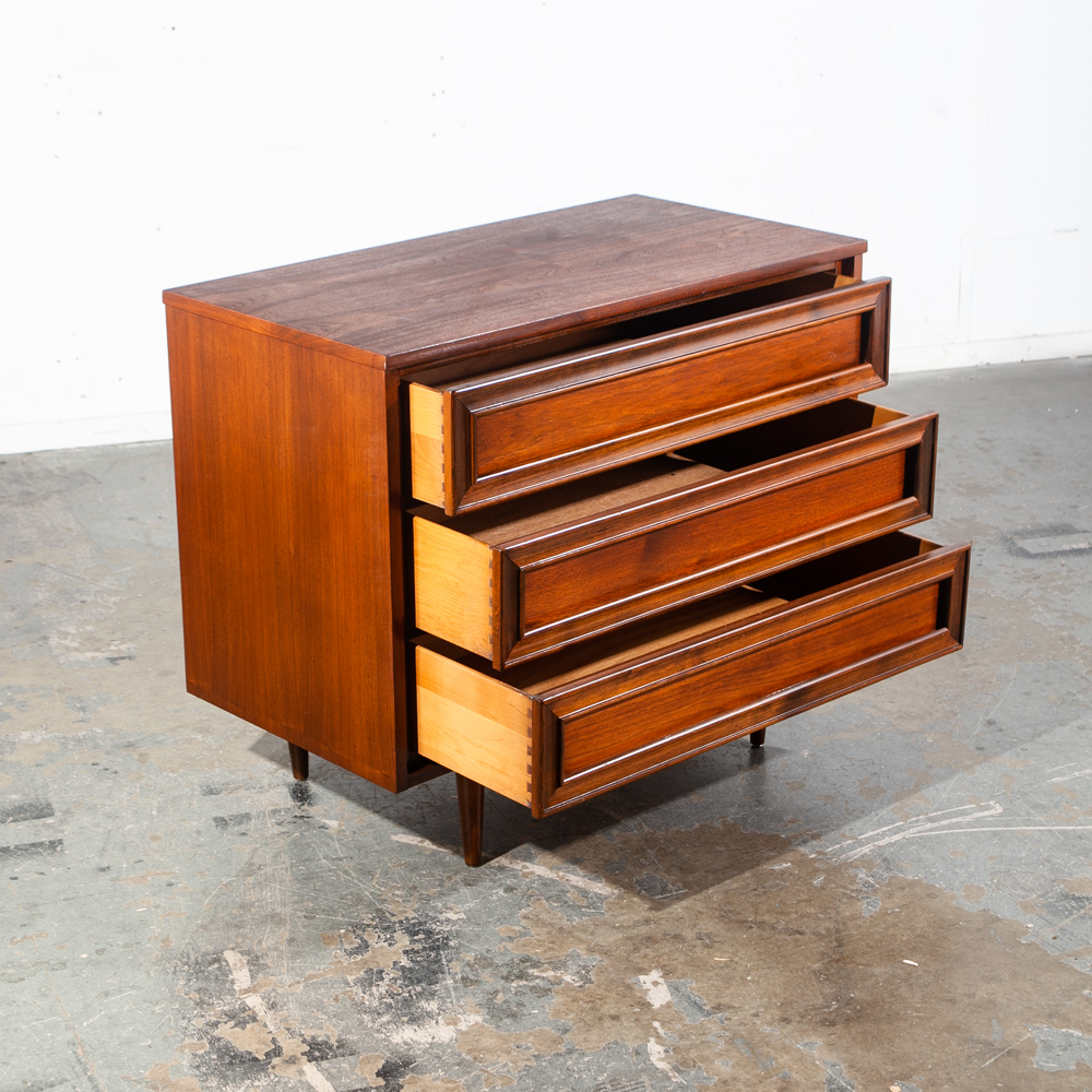 Mid Century Modern Chest of Drawers Dresser Walnut 3 Drawer American Vintage - Image 3