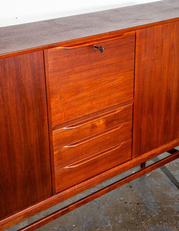 Mid Century Danish Modern Credenza Highboard Teak Wood Drawers Denmark Large - Image 8