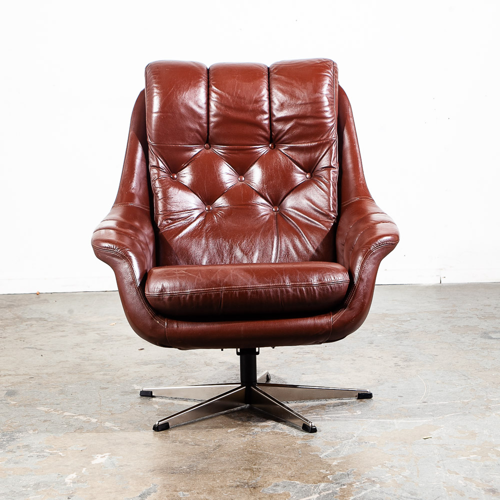 Mid Century Danish Modern Lounge Chair Recliner Red Leather Swivel Denmark Mcm - Image 2
