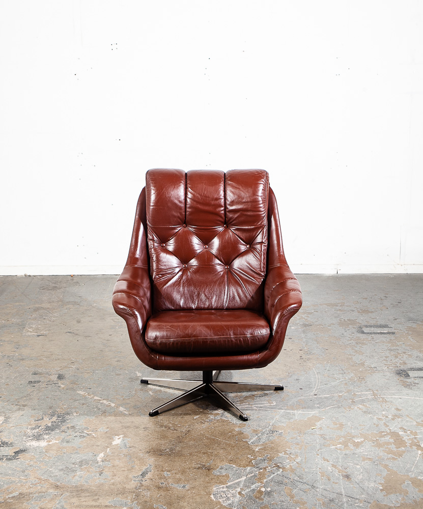Mid Century Danish Modern Lounge Chair Recliner Red Leather Swivel Denmark Mcm - Image 6