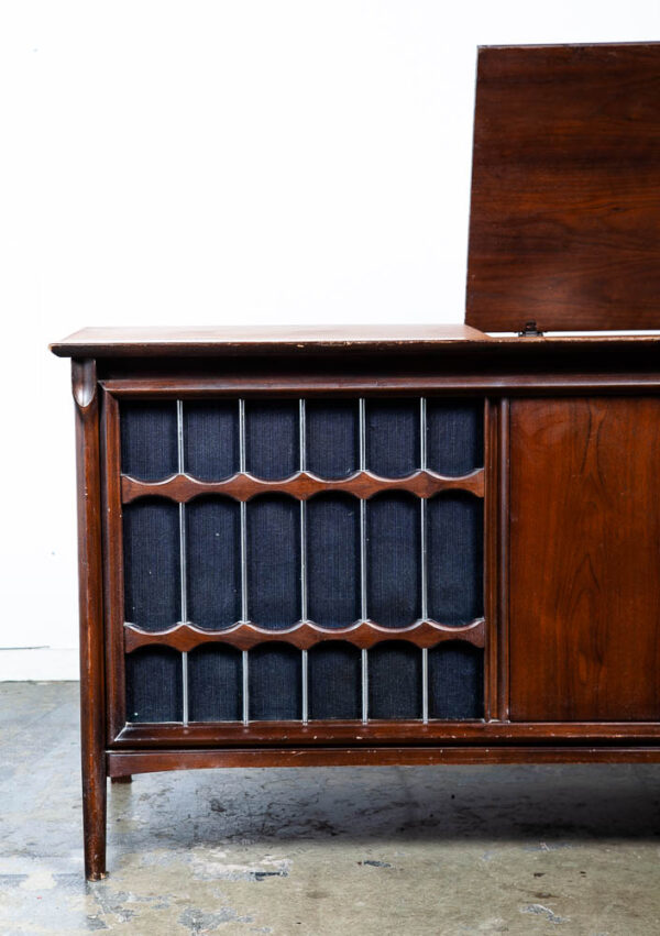 Mid Century Modern Stereo Console RCA Victor Record Player Radio Walnut Working - Image 8