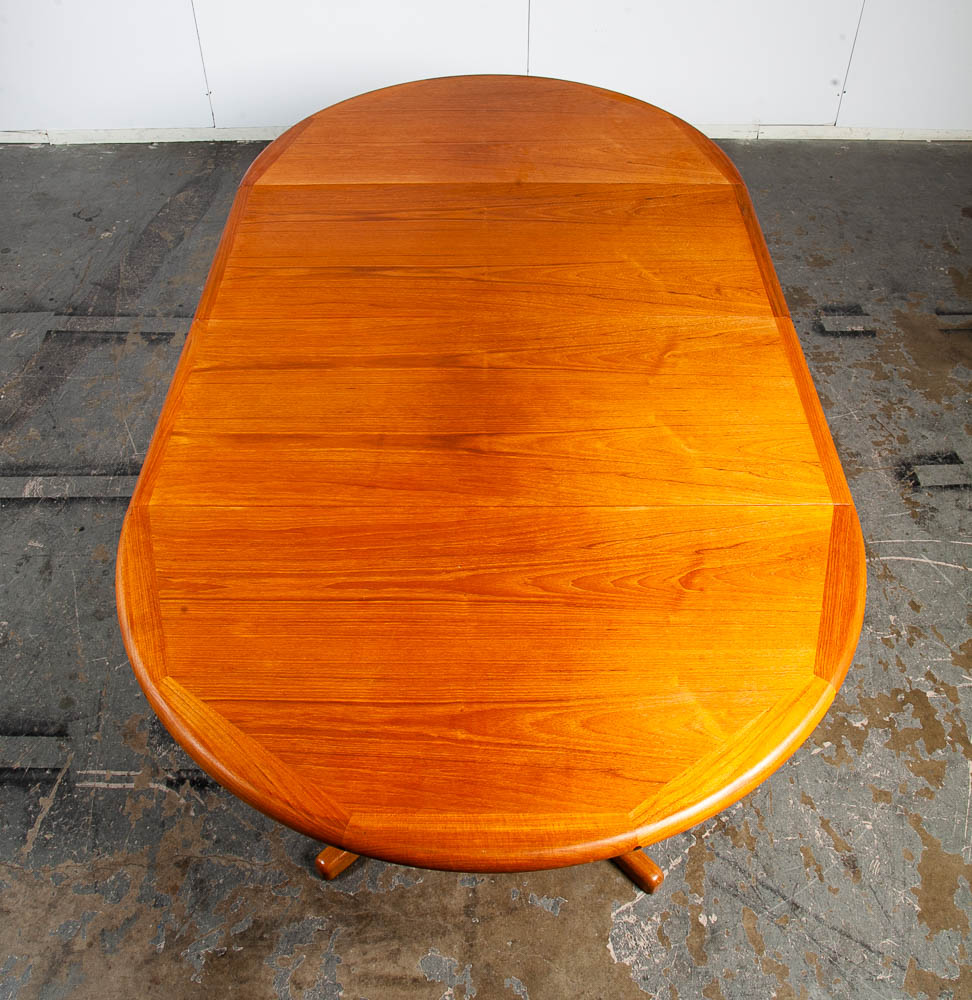 Mid Century Danish Modern Dining Table D Scan Teak Expanding Leaf x2 Round 88 in Vintage - Image 3