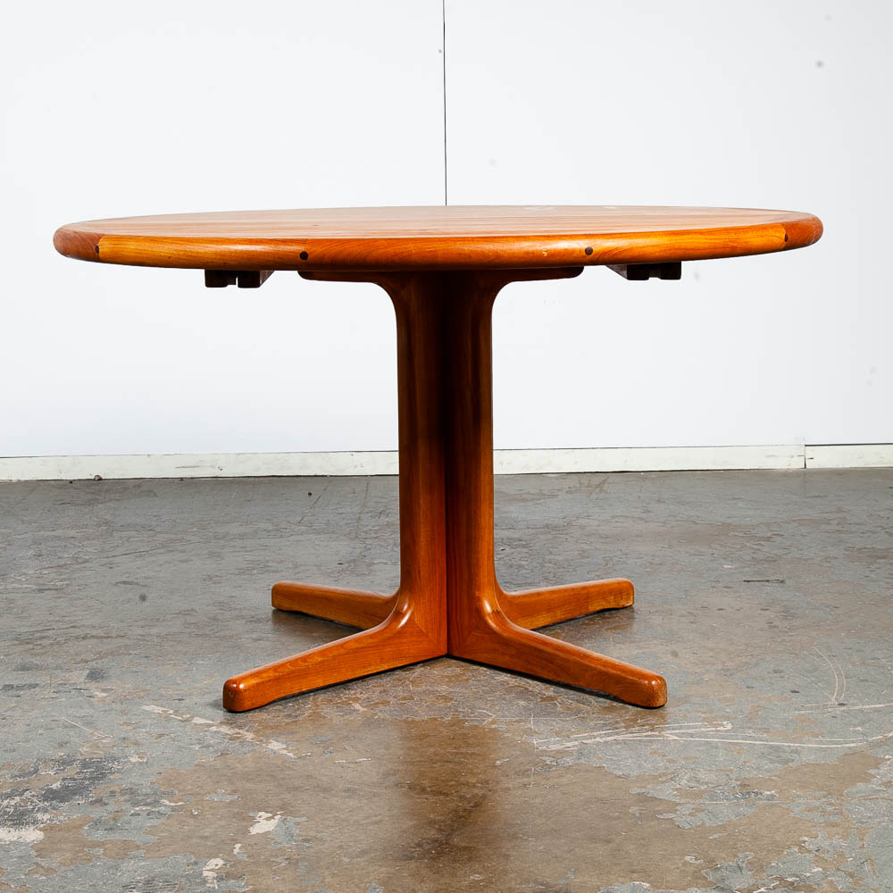 Mid Century Danish Modern Dining Table D Scan Teak Expanding Leaf x2 Round 88 in Vintage - Image 4