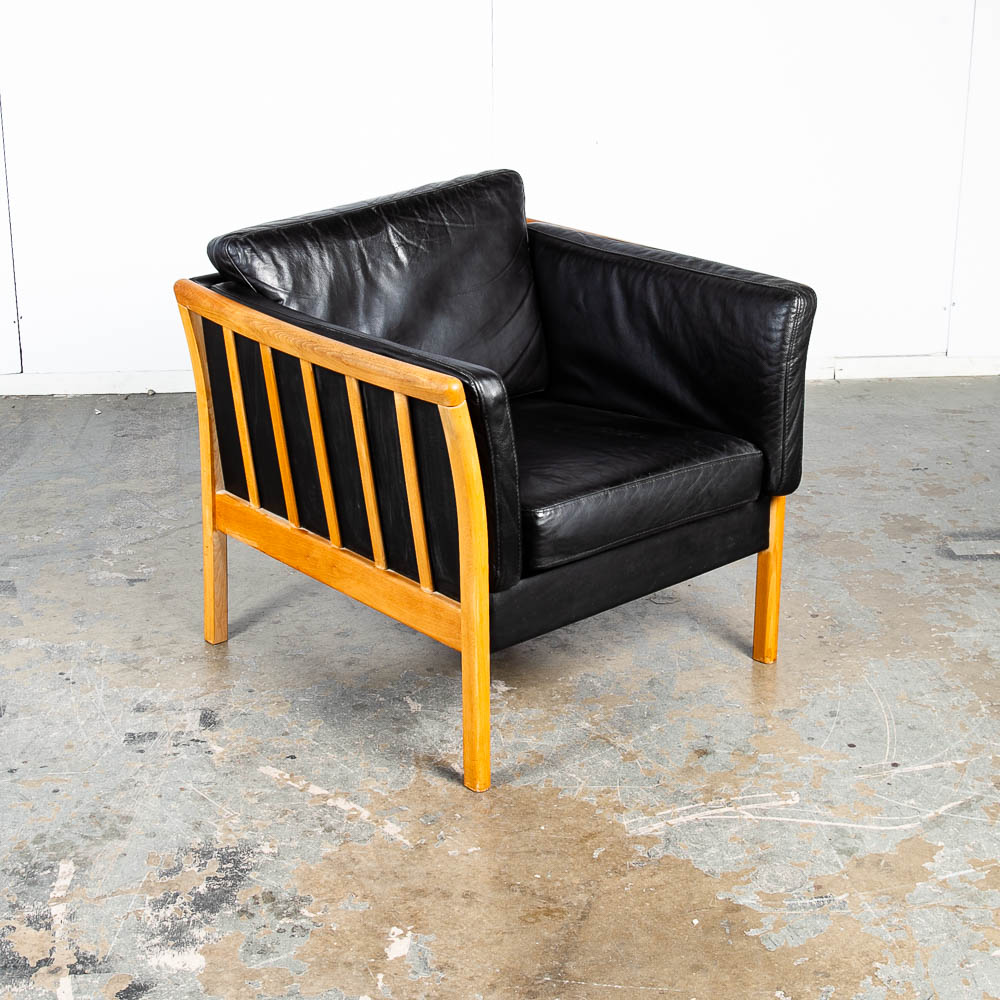 Mid Century Danish Modern Lounge Chair Stouby Worn Leather Black Arm Denmark Vintage - Image 3