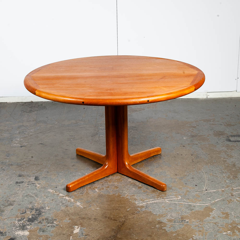 Mid Century Danish Modern Dining Table D Scan Teak Expanding Leaf x2 Round 88 in Vintage - Image 2