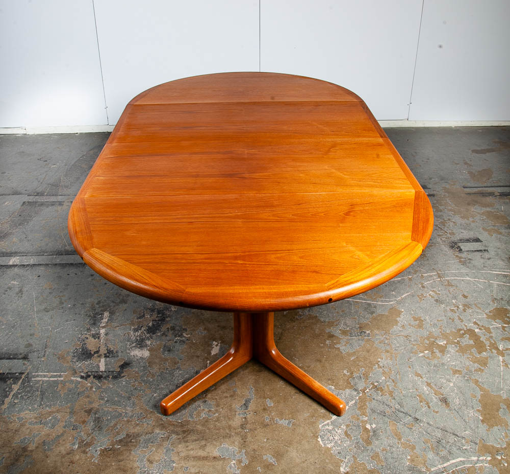 Mid Century Danish Modern Dining Table D Scan Teak Expanding Leaf x2 Round 88 in Vintage