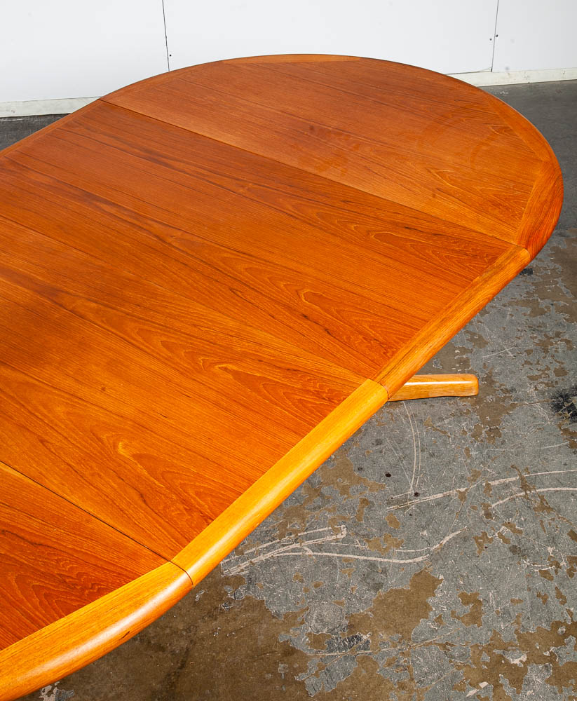 Mid Century Danish Modern Dining Table D Scan Teak Expanding Leaf x2 Round 88 in Vintage - Image 8