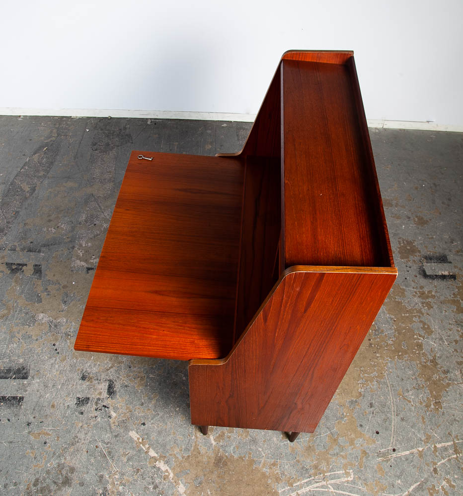 Mid Century Danish Modern Secretary Desk Bureau Denmark Vintage Drawers Vanity - Image 7