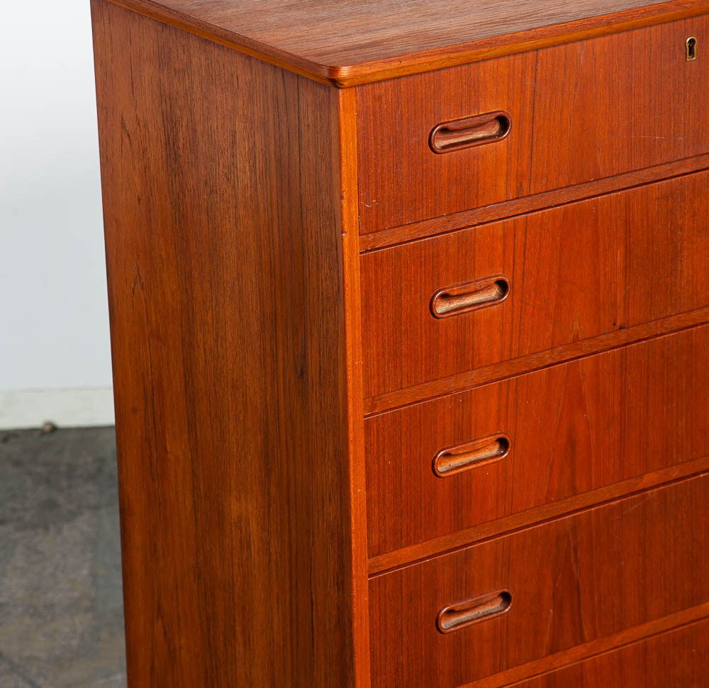 Mid Century Danish Modern Highboy Dresser 6 Drawer Teak Denmark Round Handle Locking Vintage - Image 10