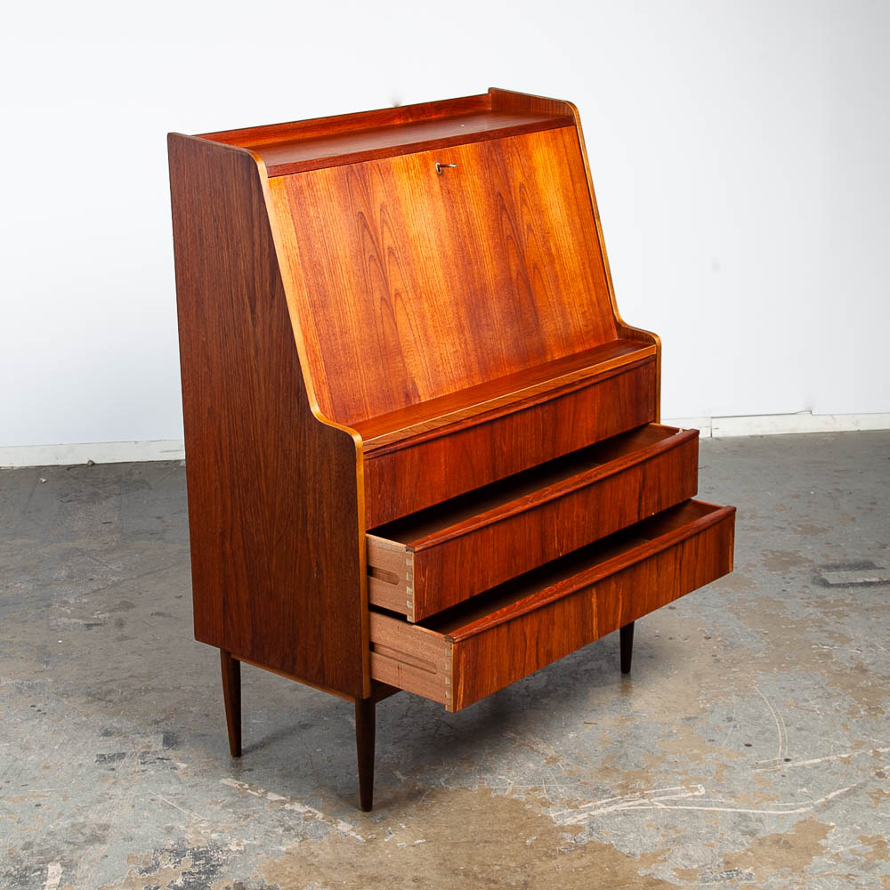 Mid Century Danish Modern Secretary Desk Bureau Denmark Vintage Drawers Vanity - Image 6