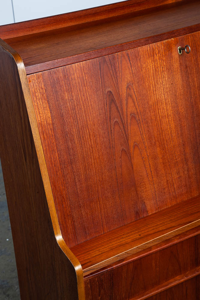 Mid Century Danish Modern Secretary Desk Bureau Denmark Vintage Drawers Vanity - Image 8