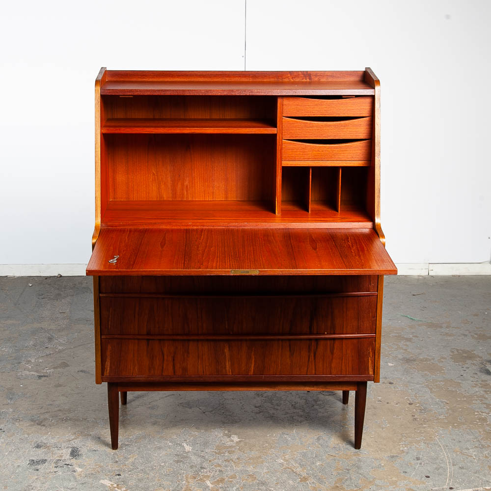 Mid Century Danish Modern Secretary Desk Bureau Denmark Vintage Drawers Vanity - Image 4