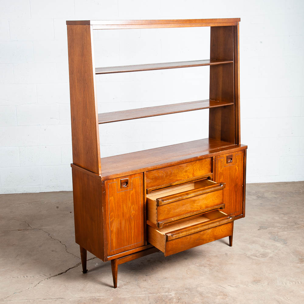 Mid Century Modern China Cabinet Hutch Bassett Glass Display Vintage Drawer Door - Image 4