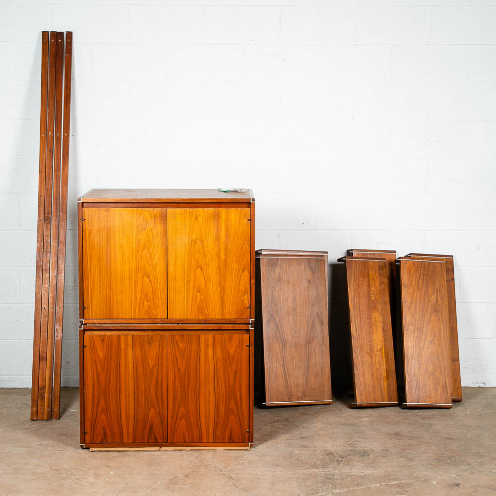 Mid Century Modern Wall Unit Barzilay Walnut System Audio 2-3 Bay Modular Gerald McCabe Large Adjustable Shelving Hifi - Image 6