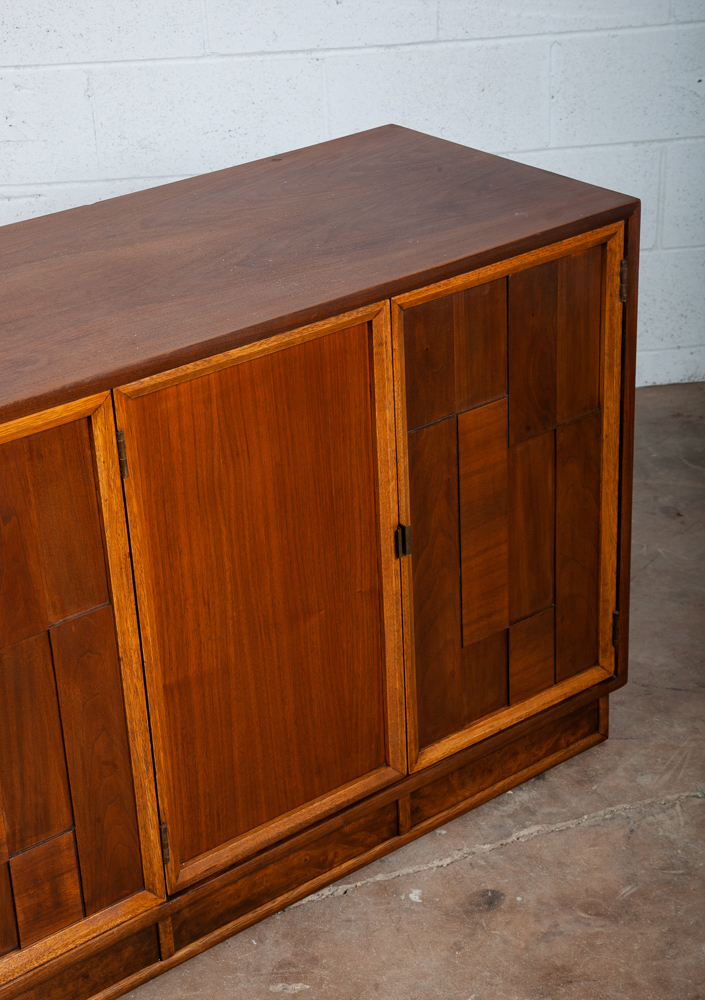 Mid Century Modern Credenza Sideboard Kroehler Entry Walnut Refinished Drawers M - Image 8