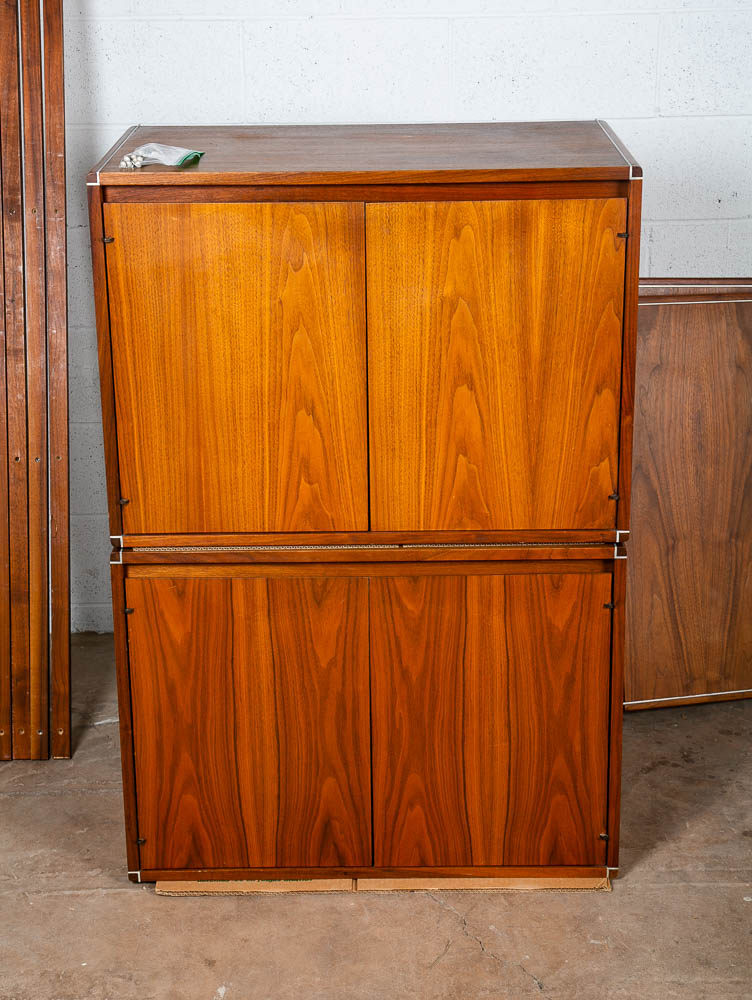 Mid Century Modern Wall Unit Barzilay Walnut System Audio 2-3 Bay Modular Gerald McCabe Large Adjustable Shelving Hifi - Image 2