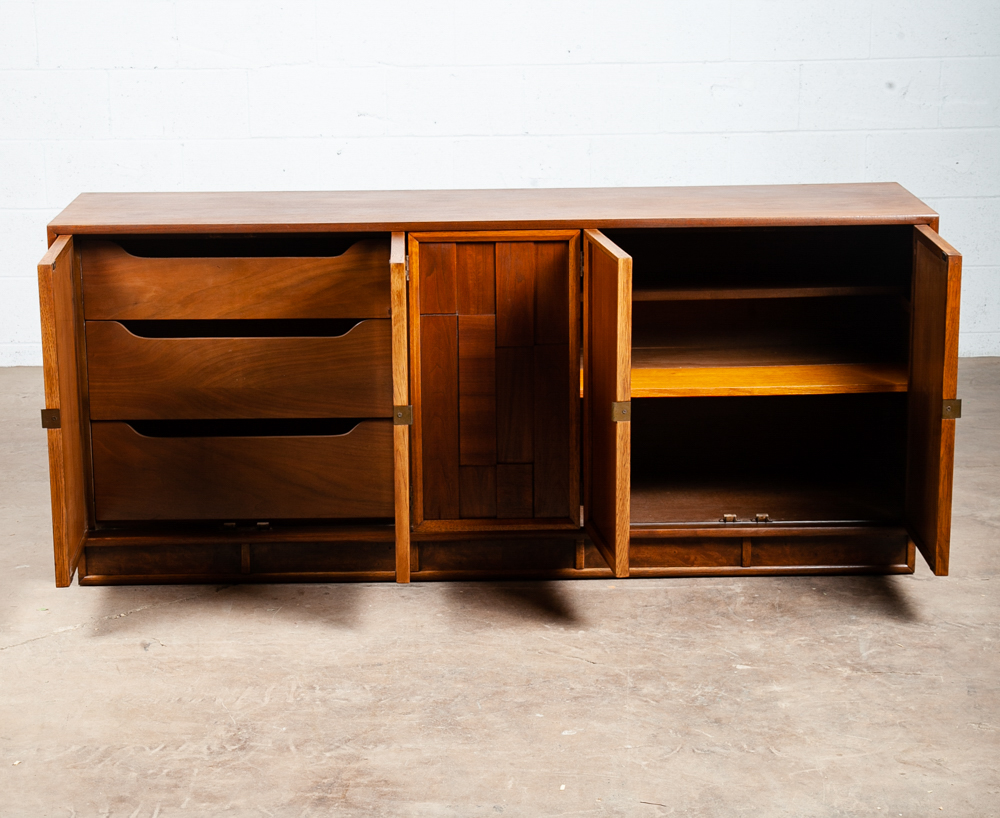 Mid Century Modern Credenza Sideboard Kroehler Entry Walnut Refinished Drawers M - Image 4