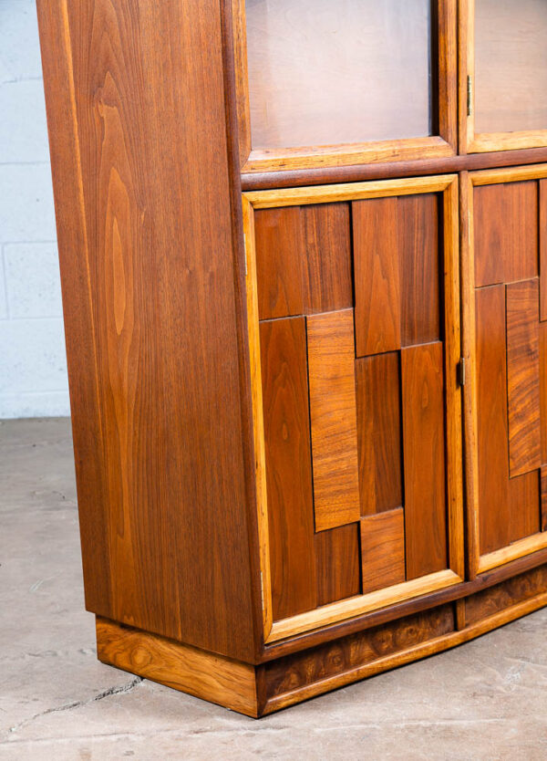 Mid Century Modern China Cabinet Credenza Glass Walnut Kroehler Drawers Hutch - Image 12