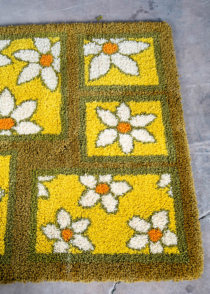 Mid Century Modern Shag Rug Floral Abstract Groovy Yellow Green White 42" Square - Image 5