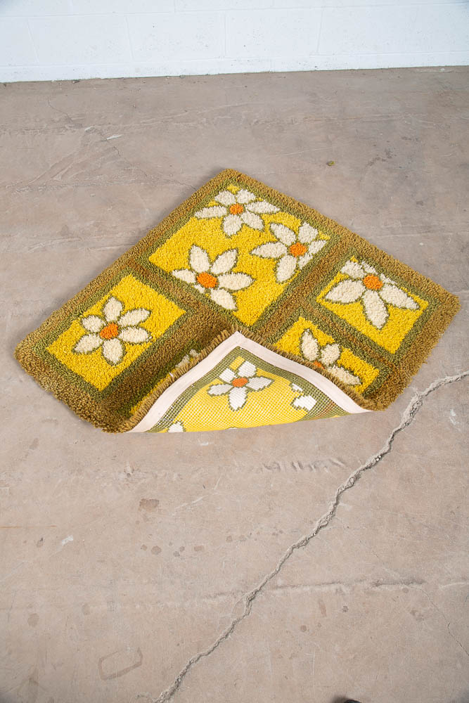 Mid Century Modern Shag Rug Floral Abstract Groovy Yellow Green White 42" Square - Image 6