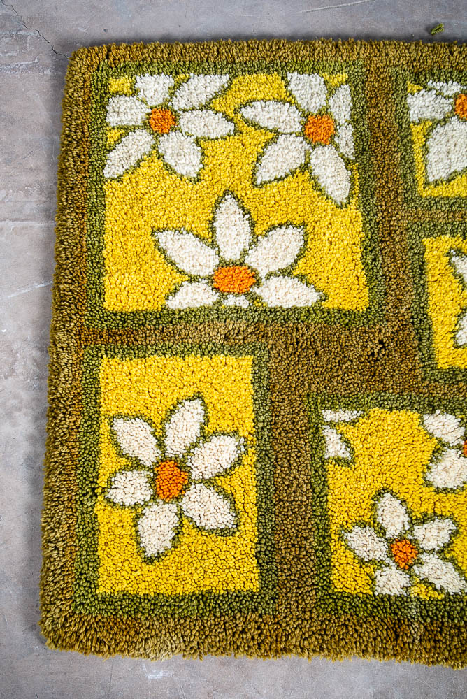 Mid Century Modern Shag Rug Floral Abstract Groovy Yellow Green White 42" Square - Image 4