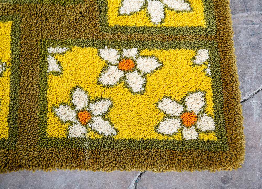 Mid Century Modern Shag Rug Floral Abstract Groovy Yellow Green White 42" Square - Image 8