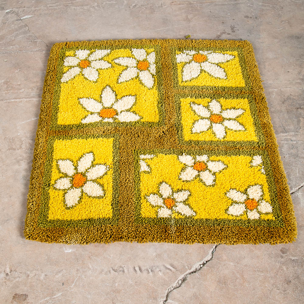 Mid Century Modern Shag Rug Floral Abstract Groovy Yellow Green White 42" Square