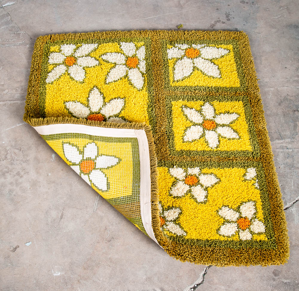 Mid Century Modern Shag Rug Floral Abstract Groovy Yellow Green White 42" Square - Image 3