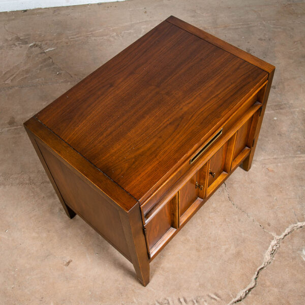 Mid Century Modern Nightstand Side Table Doors Drawer Walnut Wood Vintage Drexel - Image 9