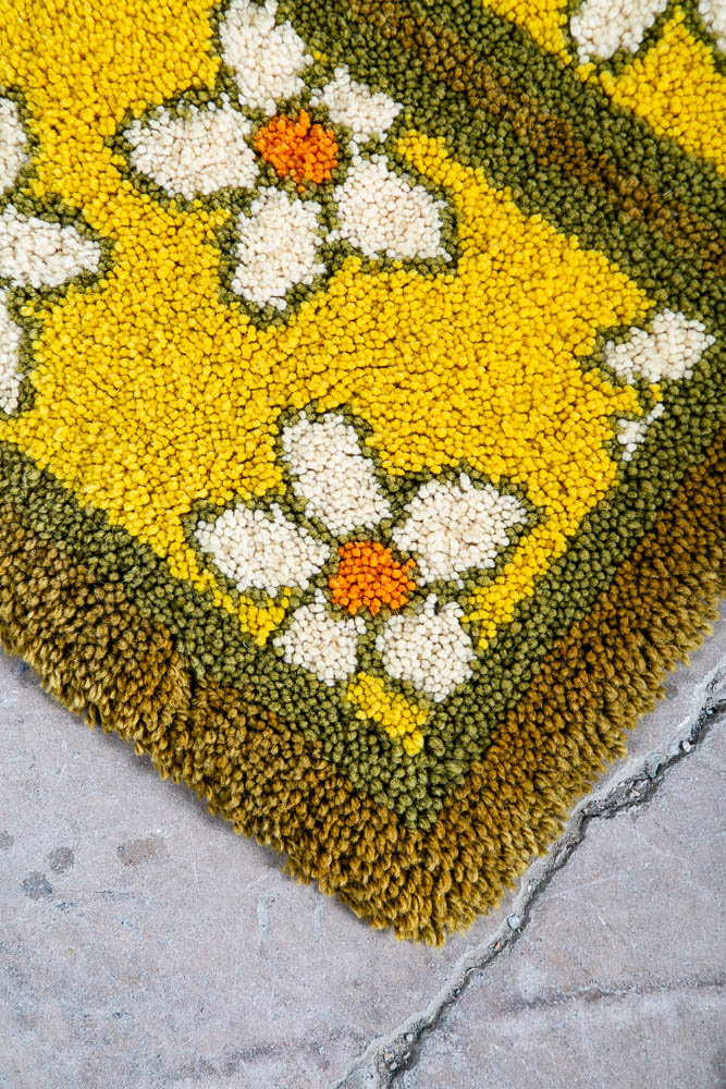 Mid Century Modern Shag Rug Floral Abstract Groovy Yellow Green White 42" Square - Image 10