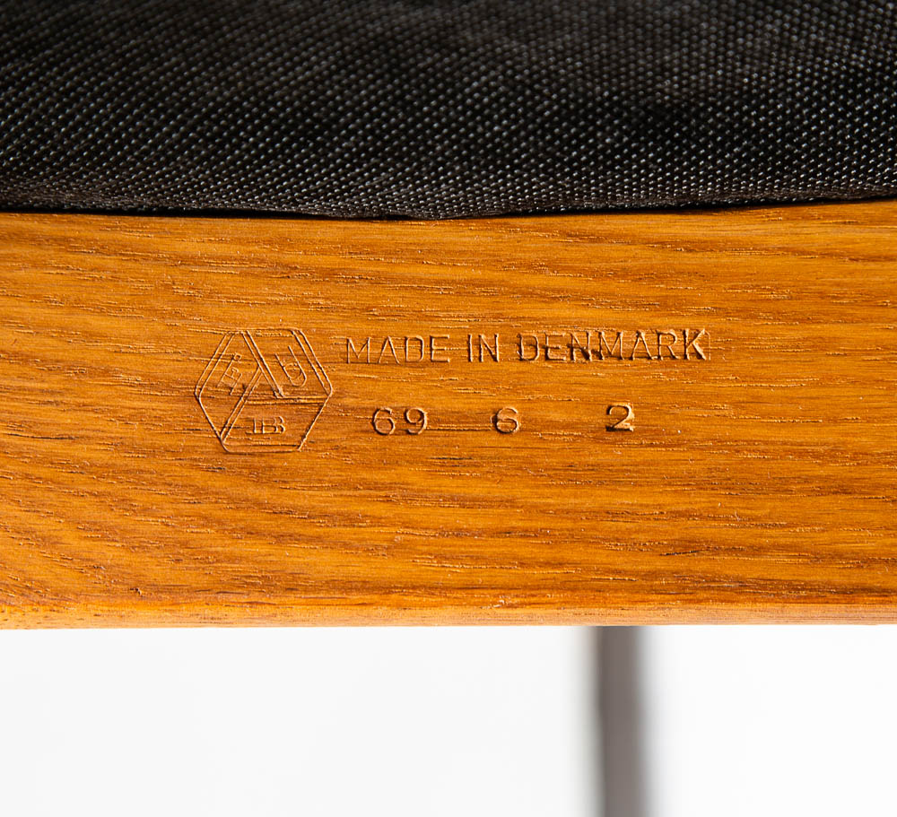 Mid Century Danish Modern Lounge Chairs Armchair Set Oak Wood Black FDB Mobler - Image 7