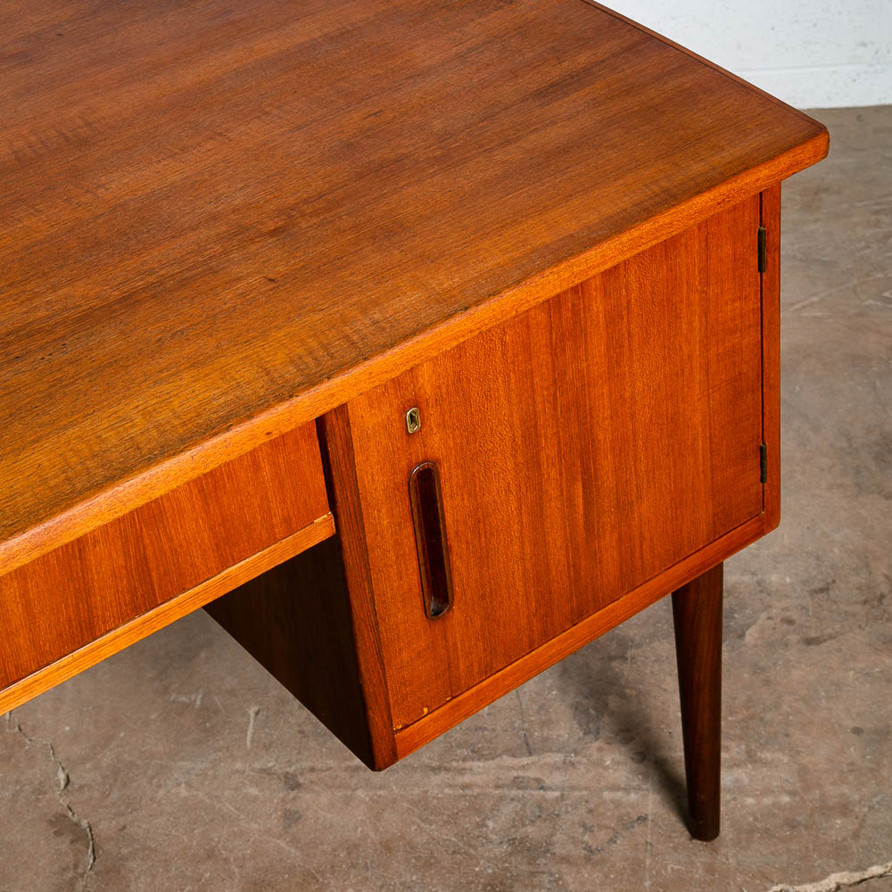 Mid Century Danish Modern Desk Executive Teak 6 Drawer Bookshelf Floating Lock - Image 9
