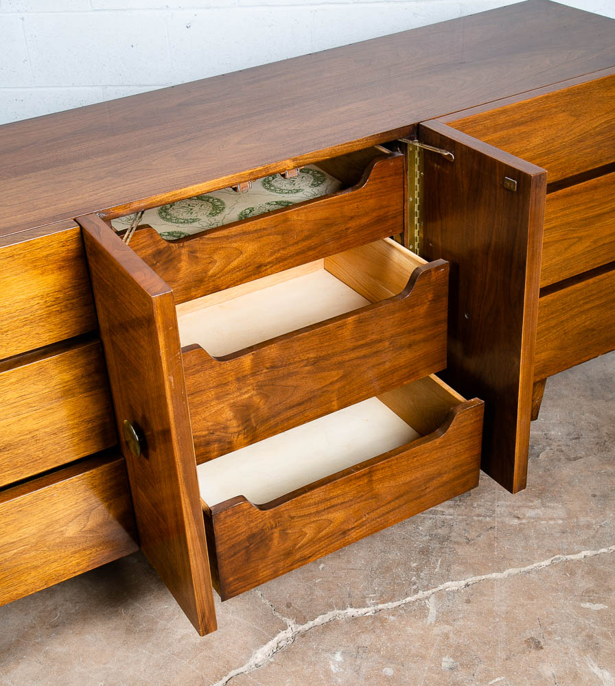 Mid Century Modern Credenza Dresser American Martinsville Walnut Wood 9 Drawer - Image 11