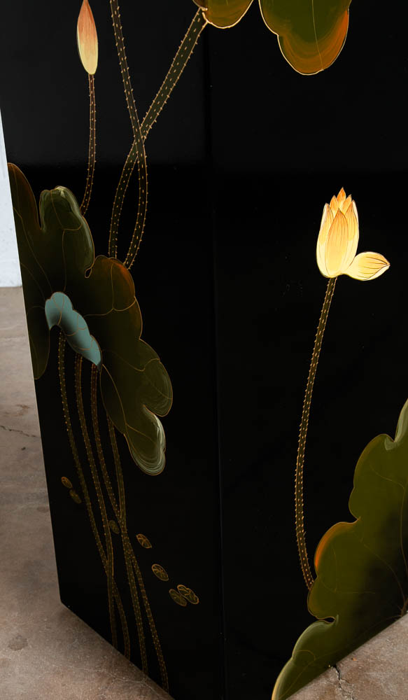 Mid Century Modern Pedestal Black Laquer Table Hand Painted Display Art Asian NM - Image 7