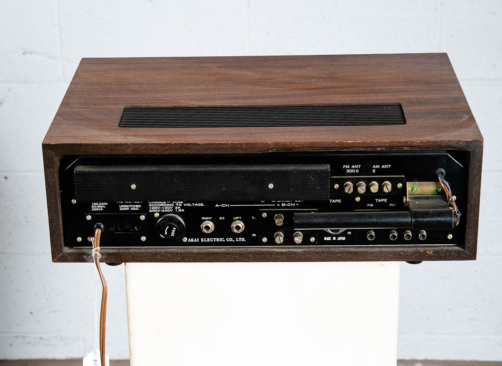 Vintage Receiver Akai Silver Face AA-6600 Stereo Walnut Wood Case Solid State VG - Image 3